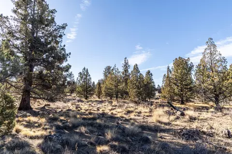 20945 SW Gift Rd, Bend, OR 97703 photo 2