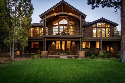 Exterior - 1668 NW Summit Dr, Bend, OR 97703 photo 2 of 20