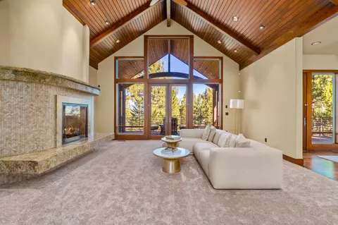 Living - 1668 NW Summit Dr, Bend, OR 97703 photo 1 of 6