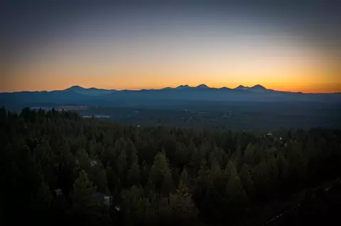 View/Area - 1668 NW Summit Dr, Bend, OR 97703 photo 4 of 6