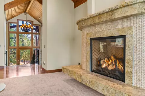 Living - 1668 NW Summit Dr, Bend, OR 97703 photo 4 of 6
