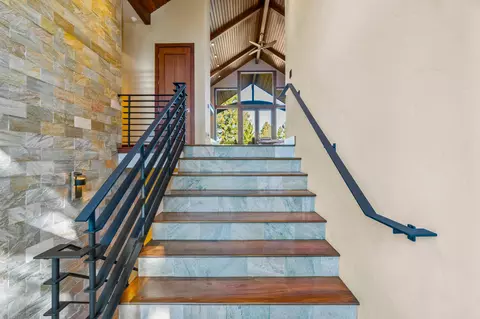 Entry Way - 1668 NW Summit Dr, Bend, OR 97703 photo 1 of 4