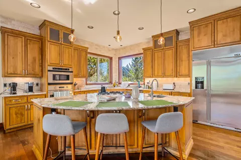 Kitchen - 1668 NW Summit Dr, Bend, OR 97703 photo 1 of 5