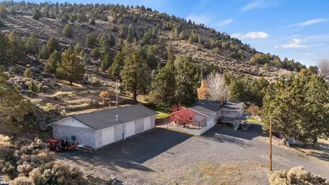 9544 Hill Rd, Klamath Falls, OR 97603