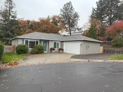203 Fordham Ct, Medford, OR 97504