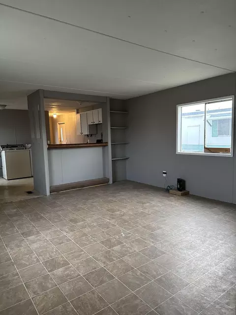 411 D St, Culver, OR 97734 photo 4