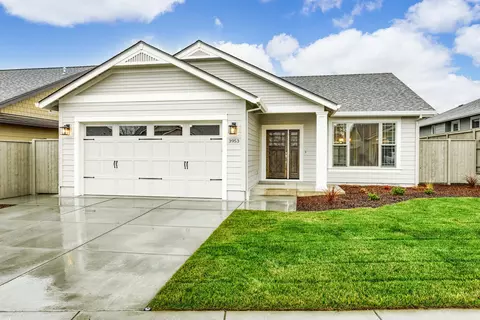 3953 Wyoming Ln, Medford, OR 97504