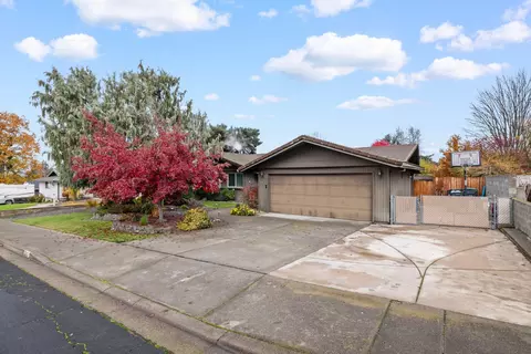 2637 Samoan Way, Medford, OR 97504