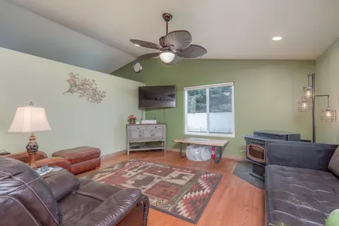 17055 Oxnard Rd, Bend, OR 97707 photo 5