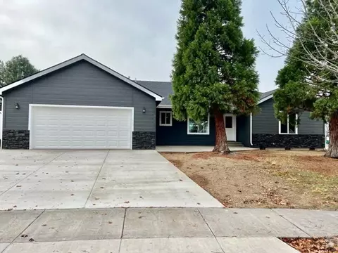 840 Quail Park Cir, Klamath Falls, OR 97601