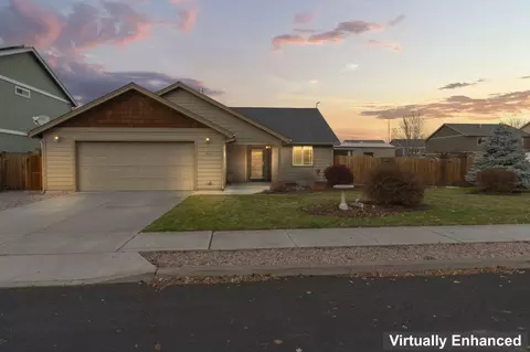 2917 SW Juniper Ave, Redmond, OR 97756