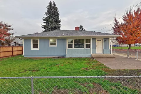 529 Hamilton St, Medford, OR 97501