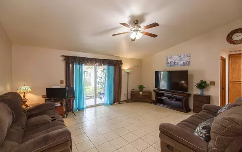 411 Westwind Cir, Eagle Point, OR 97524 photo 4