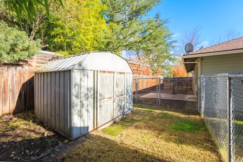 411 Westwind Cir, Eagle Point, OR 97524 photo 30