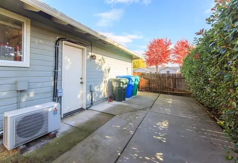 411 Westwind Cir, Eagle Point, OR 97524 photo 32