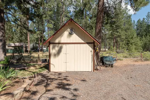 19245 Apache Rd, Bend, OR 97702 photo 31