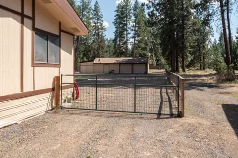 19245 Apache Rd, Bend, OR 97702 photo 25