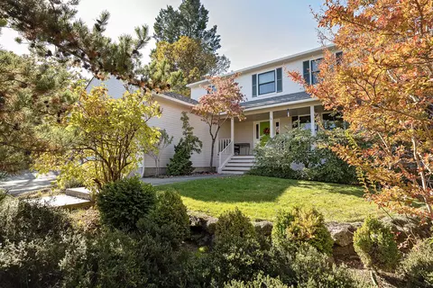 1042 Tamara Cir, Medford, OR 97504