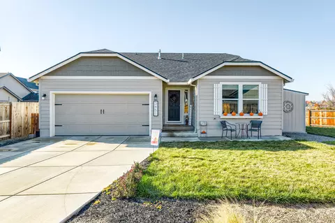 3451 Durst St, Medford, OR 97504