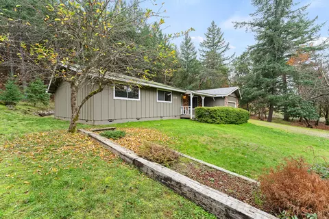 1357 Summit Loop, Grants Pass, OR 97527 photo 23