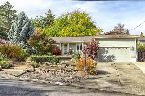 1164 Mira Mar Ave, Medford, OR 97504