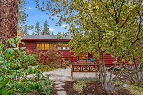 1339 NW Vicksburg Ave, Bend, OR 97703