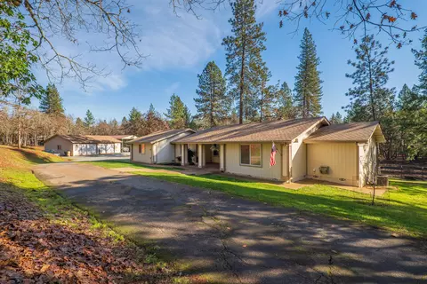 280 Wildflower Dr, Merlin, OR 97532