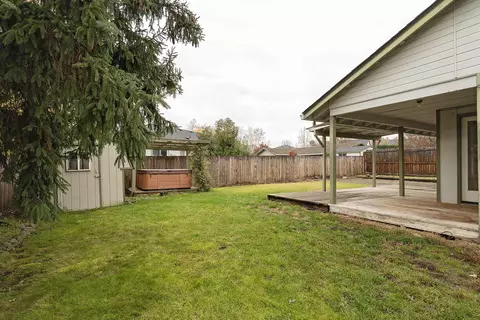 417 Garden Cir, Eagle Point, OR 97524 photo 27