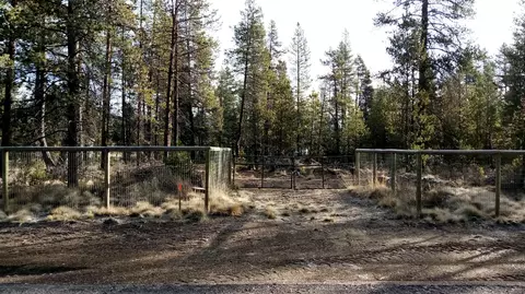52566 Skidgel Rd, La Pine, OR 97739