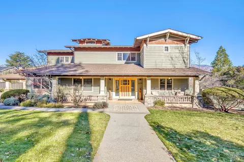 1655 Peachey Rd, Ashland, OR 97520