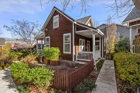 2277 Siskiyou Blvd, Ashland, OR 97520