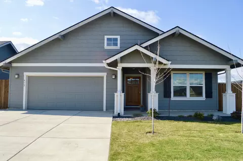 412 NE Oak Pl, Redmond, OR 97756