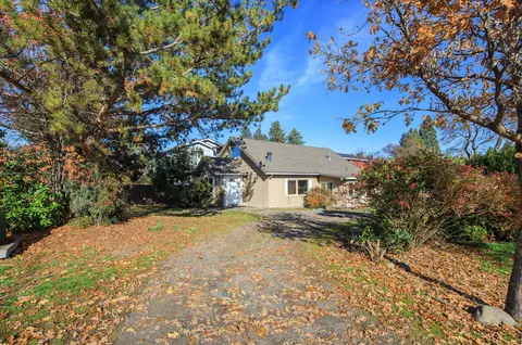 101 Ash St, Phoenix, OR 97535