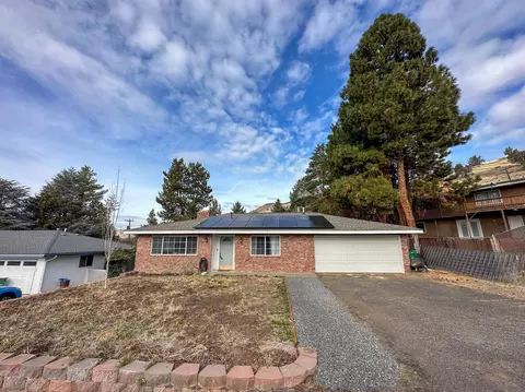 6727 Amber Ave, Klamath Falls, OR 97603