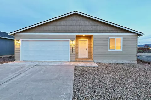 7910 Jacqueline Way, White City, OR 97503
