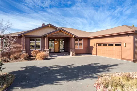 994 Highland View Loop, Redmond, OR 97756