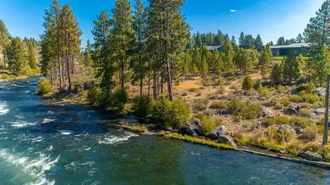 60893 River Rim Dr, Bend, OR 97702