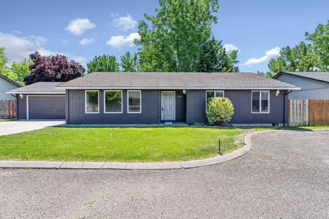 3452 Lazy Ln, White City, OR 97503