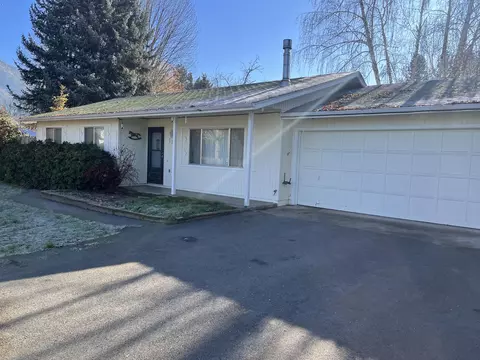1971 Haviland Dr, Grants Pass, OR 97527