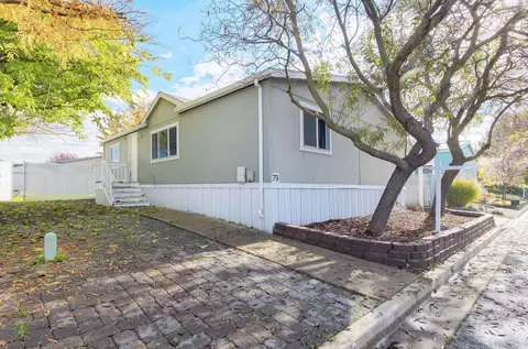 2552 Thorn Oak Dr #SPC 79, Medford, OR 97501