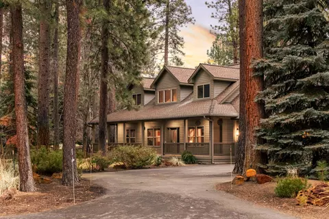 54980 Peyton Pl, Bend, OR 97707