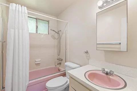 Bath - 919 E Pine St, Central Point, OR 97502 photo 1 of 1