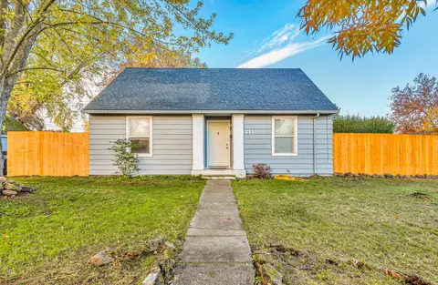 211 Summit Ave, Medford, OR 97501