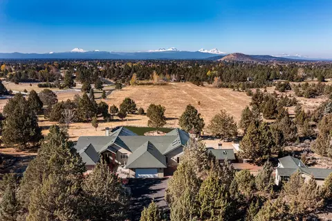 21900 Obsidian Ave, Bend, OR 97702
