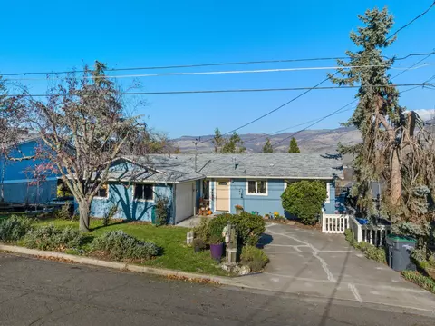 1191 N Main St, Ashland, OR 97520