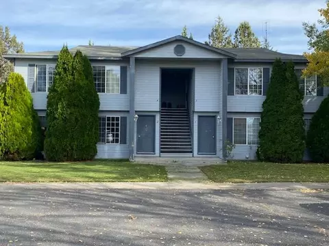 332 NW 17th St, Redmond, OR 97756