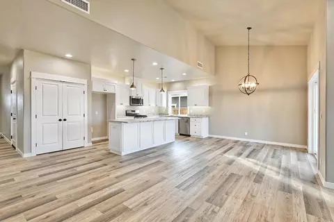 3749 Folium St, Medford, OR 97504
