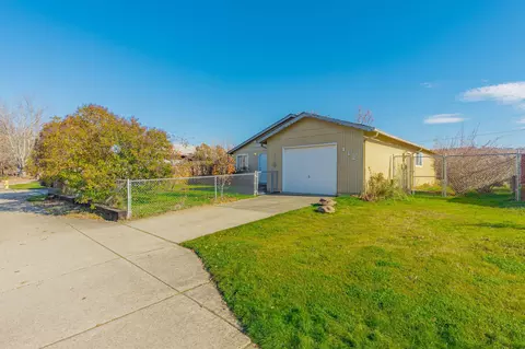 112 N Buchanan Ave, Eagle Point, OR 97524 photo 21