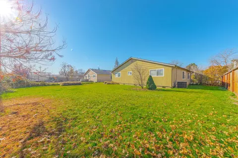 112 N Buchanan Ave, Eagle Point, OR 97524 photo 20