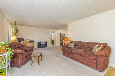 112 N Buchanan Ave, Eagle Point, OR 97524 photo 4